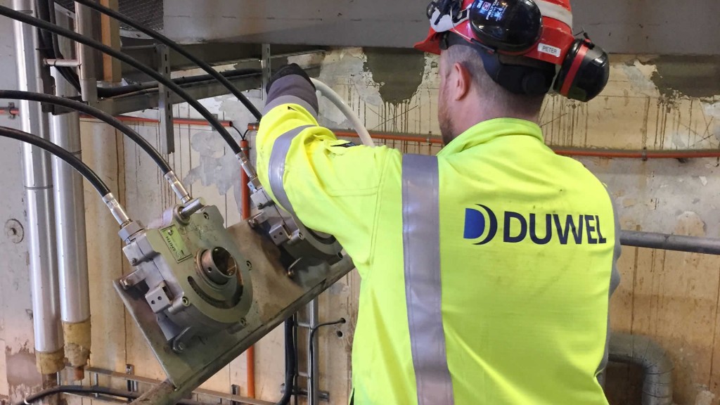 Remote valve operator