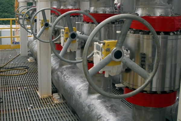 Valve interlocks on pressure safety valves