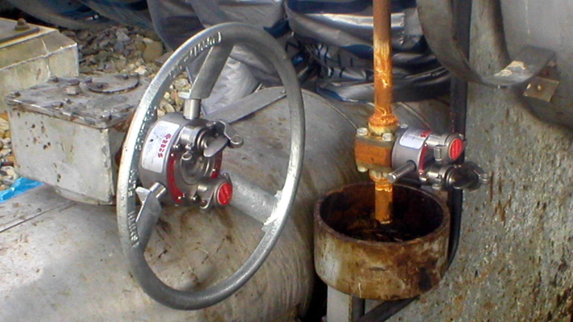 Ellis valve interlock for handwheel operated valves