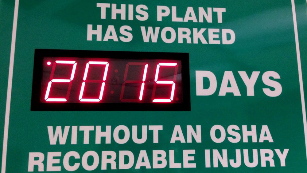 Sign showing days without accidents
